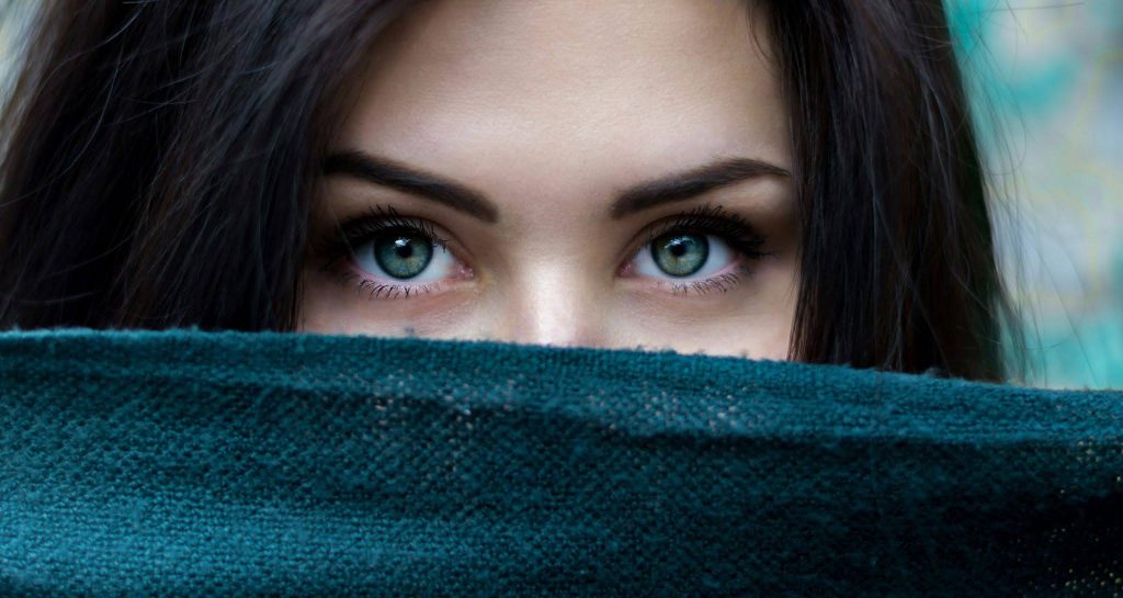 Lower Blepharoplasty & Under-Eye Surgery: Removing Bags, Fat Pads, and Rejuvenating the Lower Lids